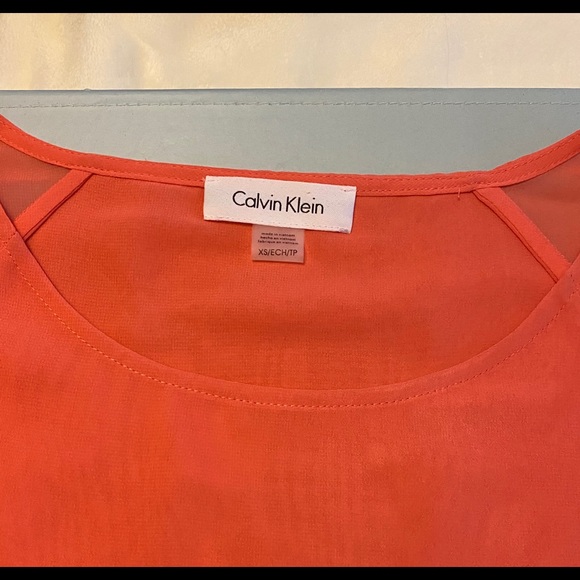 Calvin Klein ruffle top - size XS - Picture 3 of 4